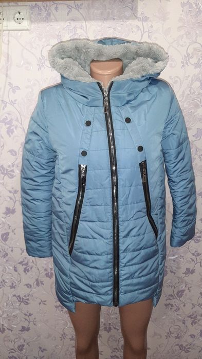 Зимова куртка на підлітка