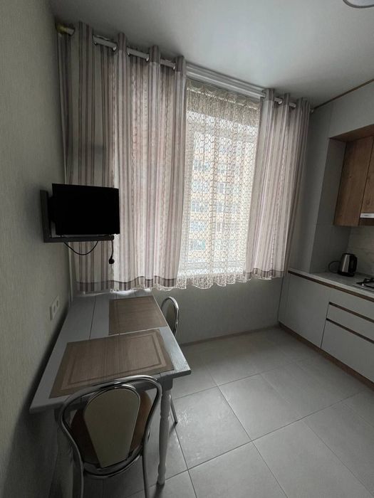 Оренда 1 кімнатної квартири Озерна Вільна