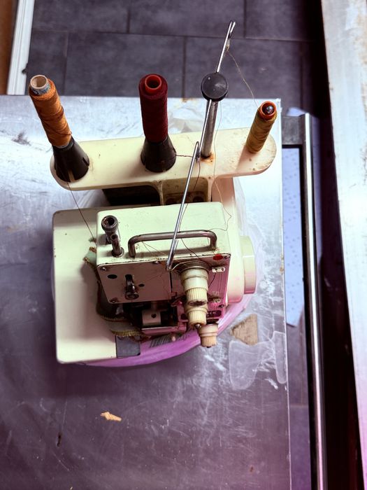 Maszyna do szycia overlock
