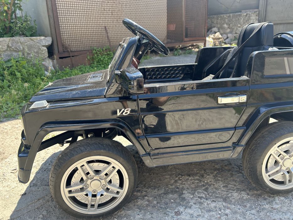 дитяча машинка на аккумуляторі та пульту mercedes g80