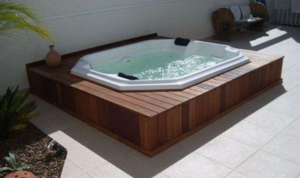 Banheira de canto grande