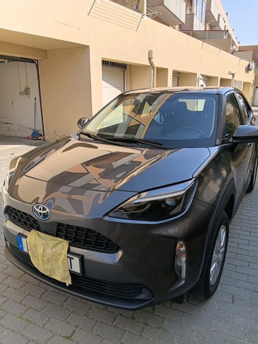 Toyota Yaris Cross Híbrido — 31.000 km / Garantia Toyota