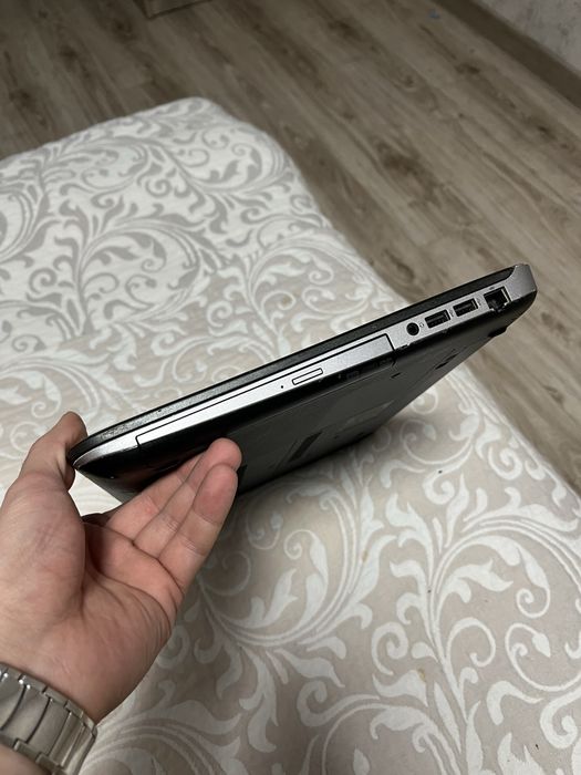 Ноутбук  HP ProBook 450 G3 / i7 / Radeon 2GB