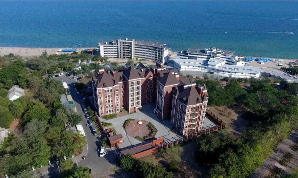 Черноморск ( Ильичевск). Квартира на берегу моря, 1 линия.
