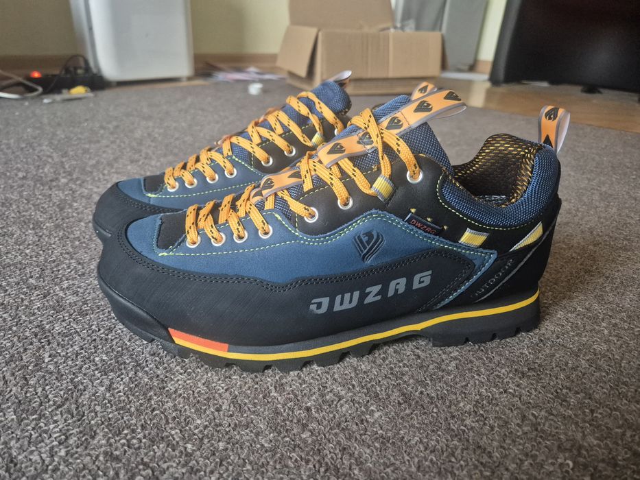 Nowe buty Wspinaczkowe DWZRG R44 wkładka 28 cm twarda podeszwa