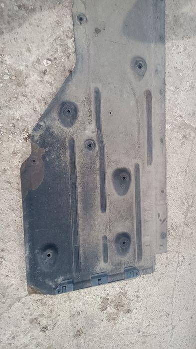 BMW E90 E91 E92 osłona obudowa podwozia ponton prawy