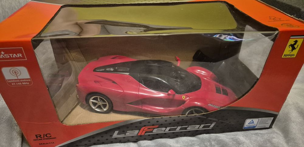 Autko na sterowanie czerwone Ferrari