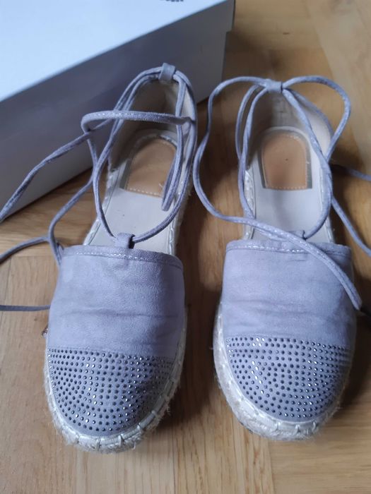 Espadryle wiązane