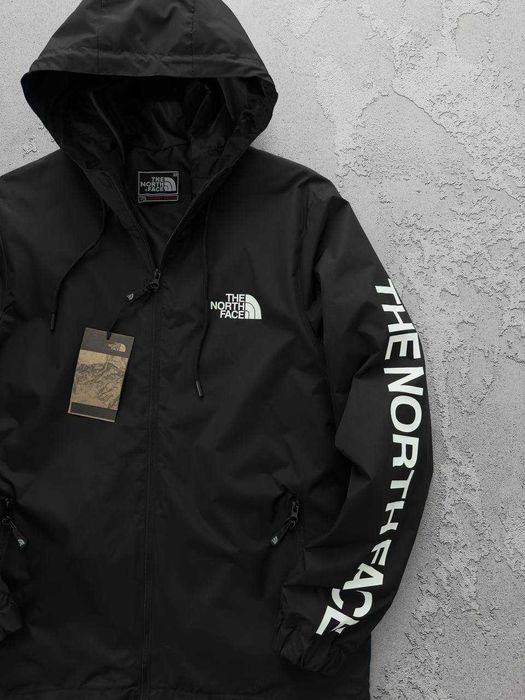 Чоловіча вітровка The North Face чорна Куртка Зе Норт Фейс з капюшоном
