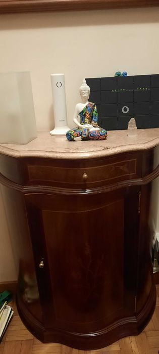 Móvel em Madeira com Mármore