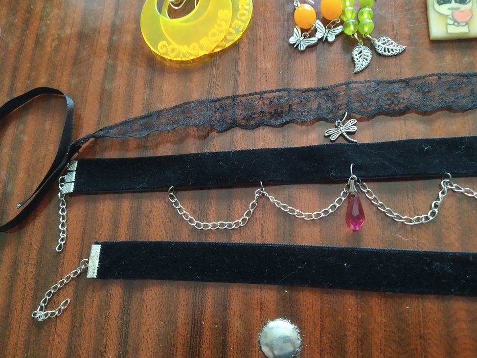 Бижутерия лотом.