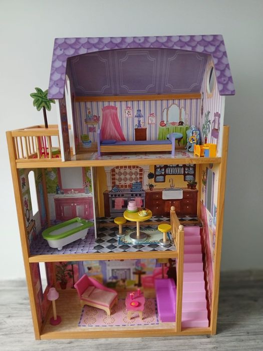 Drewniany domek dla lalek + akcesoria