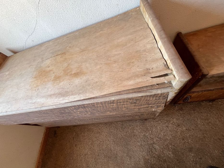 Cama de quarto e cómoda