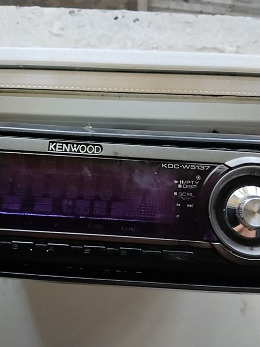 Автомагнитола KENWOOD.