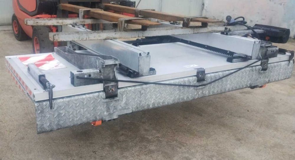 Winda chowana pod spód Dhollandia udźwig 2000kg 2022rok