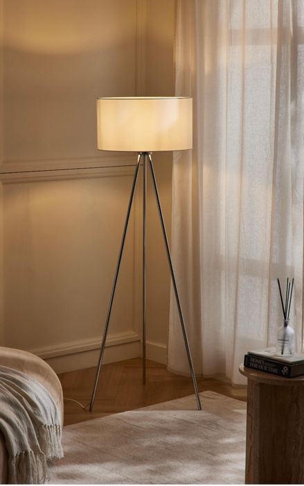 Lampa stojąca trójnóg 148cm KL LIGHTING 
K L