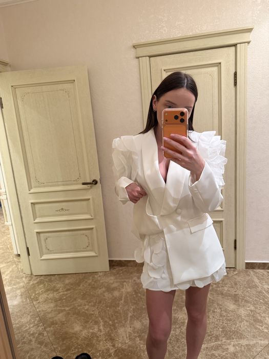 Комплект піджак + спідниця-шорти