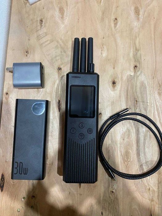 Ручний детектор дронів h1b-d