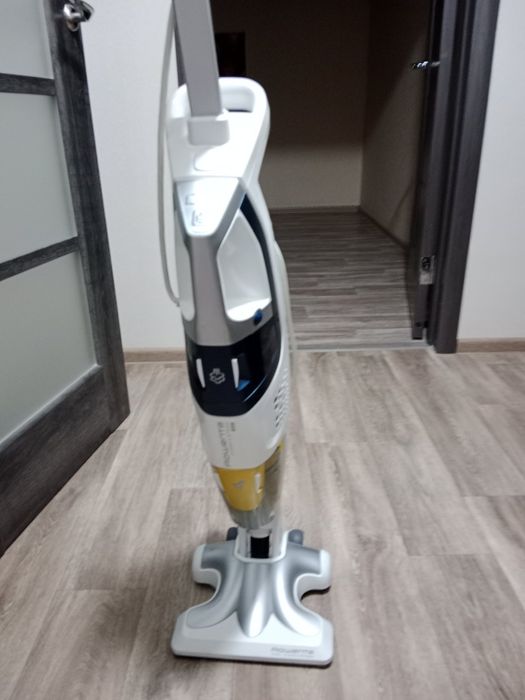 Продам пылесос-пароочиститель rowenta ry8561wh