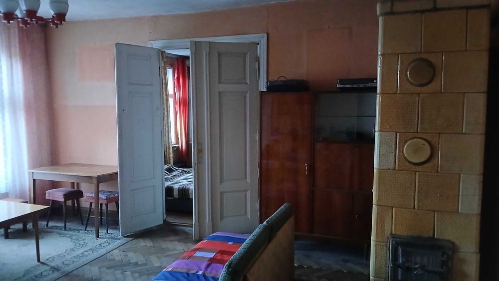 Bytów, centrum: 78 m² z garażykiem, strychem i własnym podwórkiem – rzadkość w tej lokalizacji