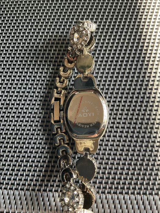 Zegarek damski AOYI Quartz - nowy