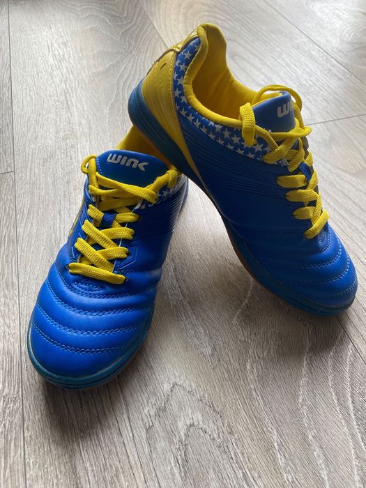 Buty sportowe halowe