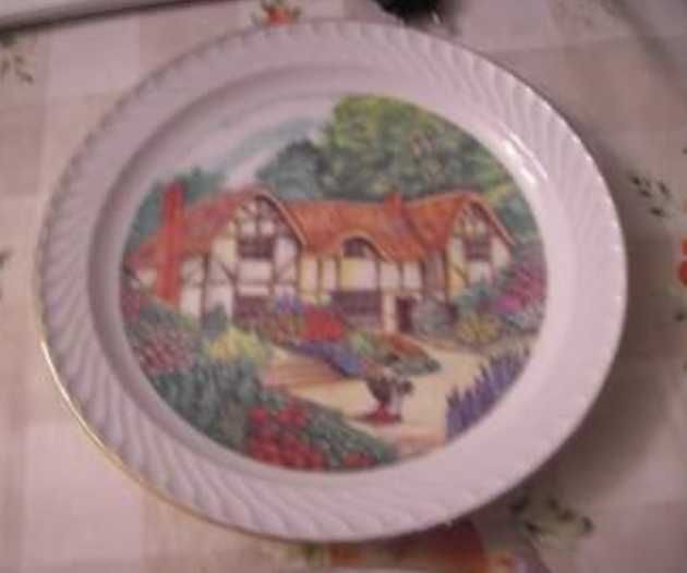 Pratos decorativos diversos