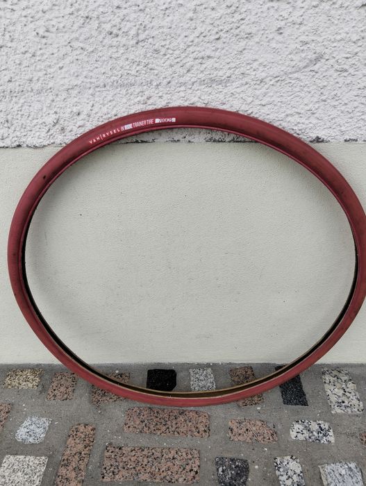 Pneu para rolo de treino