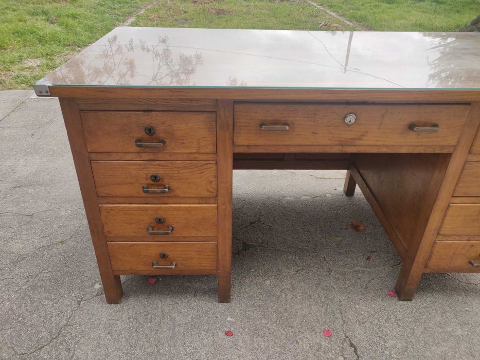 Secretária com tampo em vidro