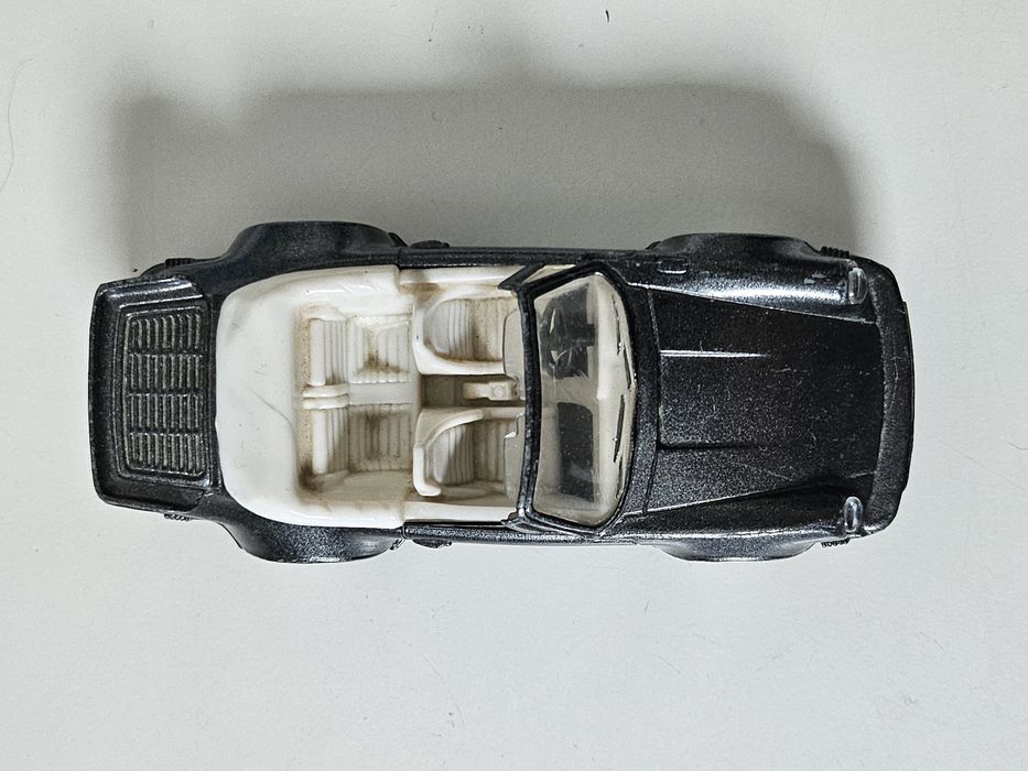 Model samochodu Porsche 911 Cabriolet Deles 1991 Skala 1:43
