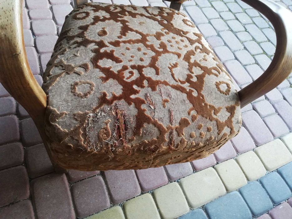 stary fotel sprężynowy biedermajer