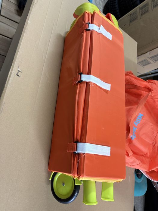 Łóżeczko turystyczne dla dziecka z kółkami Milly Mally