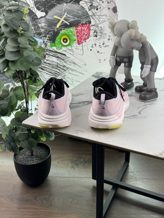 Кросівки Hoka Skyflow 40.5 розмір Е14361