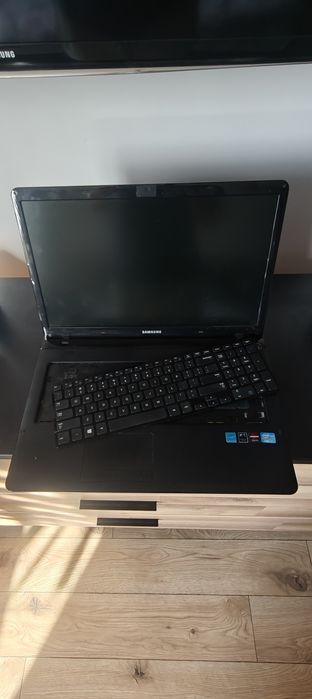Laptop Samsung NP35037C