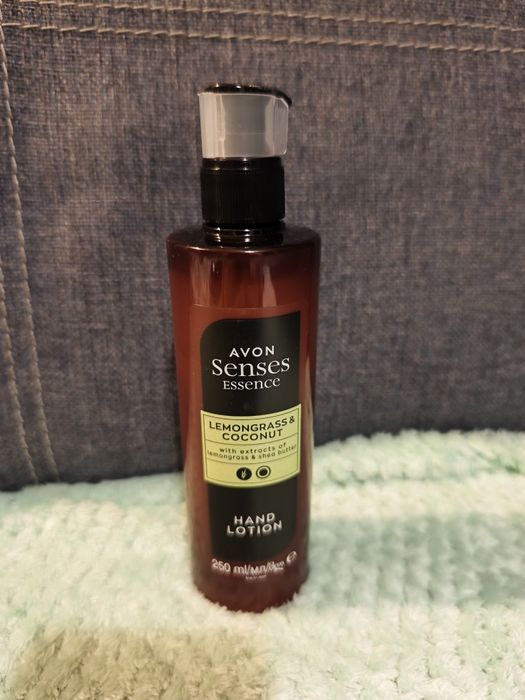 AVON SENSES - Lotion do rąk Trawa Cytrynowa i Kokos 250ml
