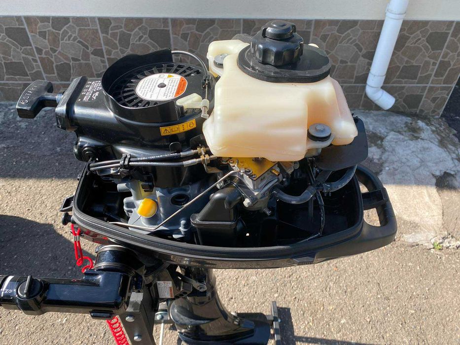 срочно!!! продам лодку з мотором