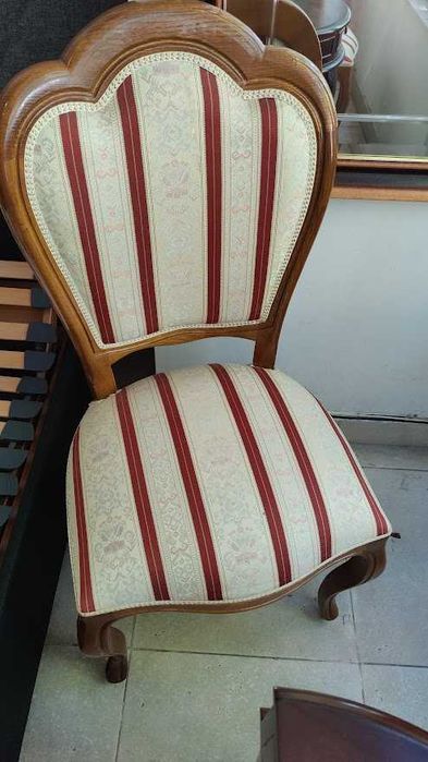 Cadeiras  estofadas Novas