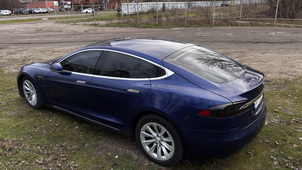 Tesla model S 2016