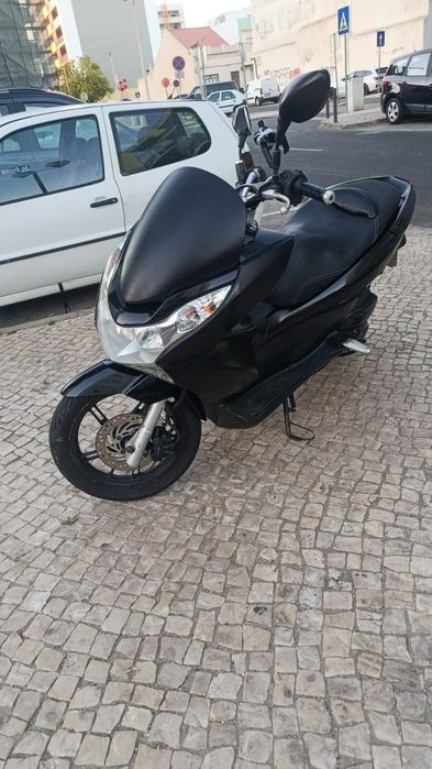 Moto pcx usada. Moto impecável