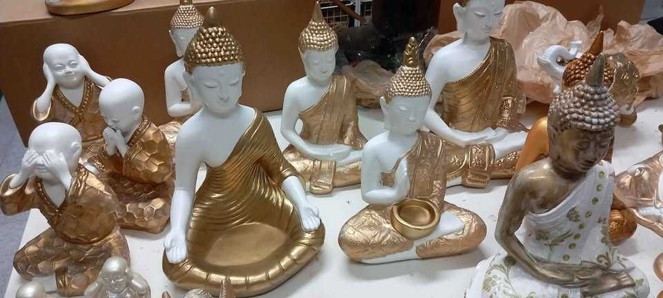 Deusas e Budas em Cerâmica