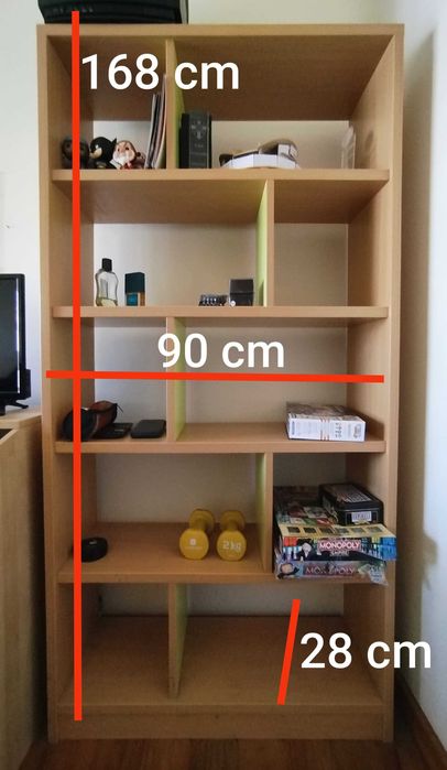 Estante em madeira maciça