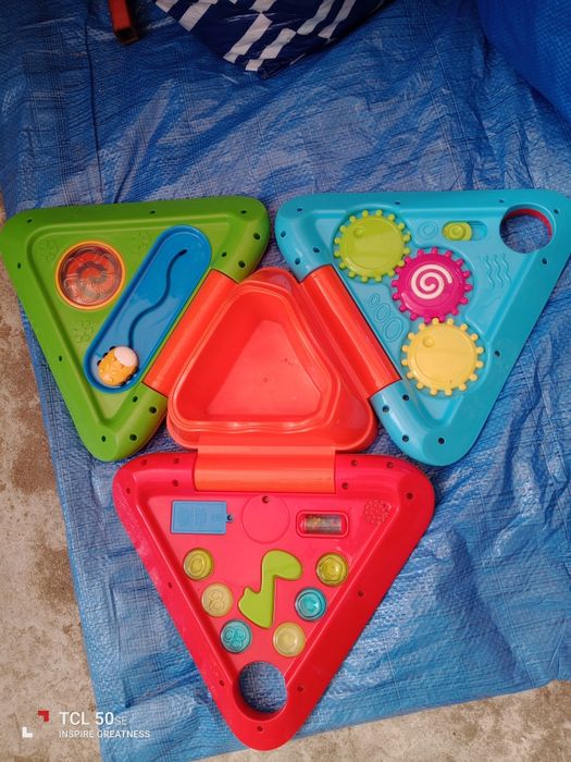 Brinquedo interativo da Imagical dá sons dos animais e dá música.