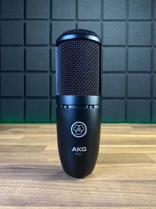 AKG Perception P120