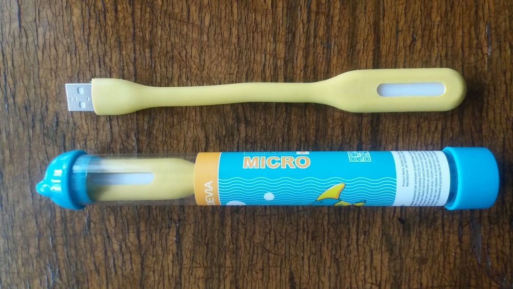 Silikonowa lampka LED pod port USB żółta