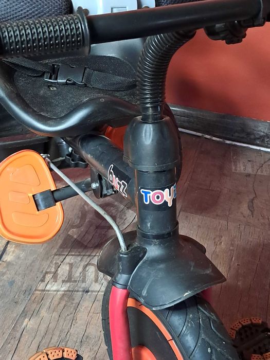 Rowerek trzykołowy Buzz Toyz