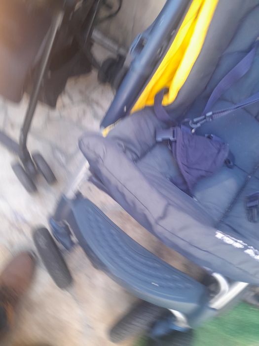 Carro CHICCO + bicicleta  CHICCO 25€