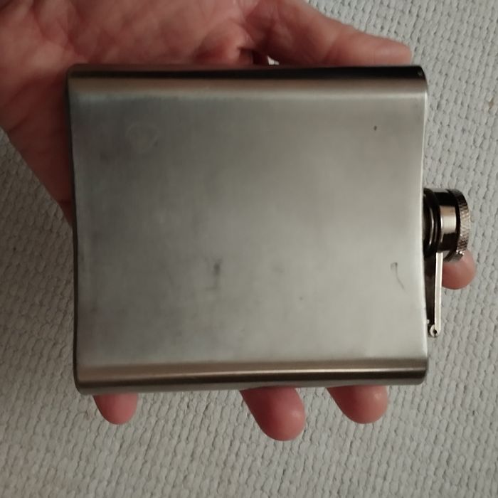 Piersiówka Johnny Walker