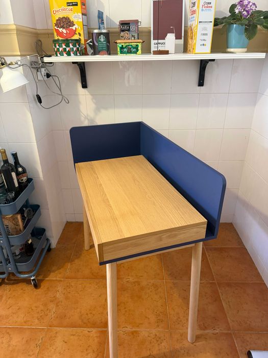 Secretária/Mesa com gaveta