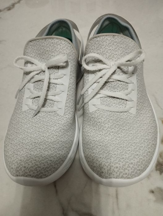 Кросівки  Skechers 36.5