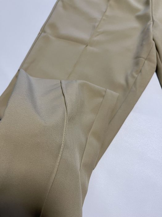 Нові брюки на резинці NA-KD